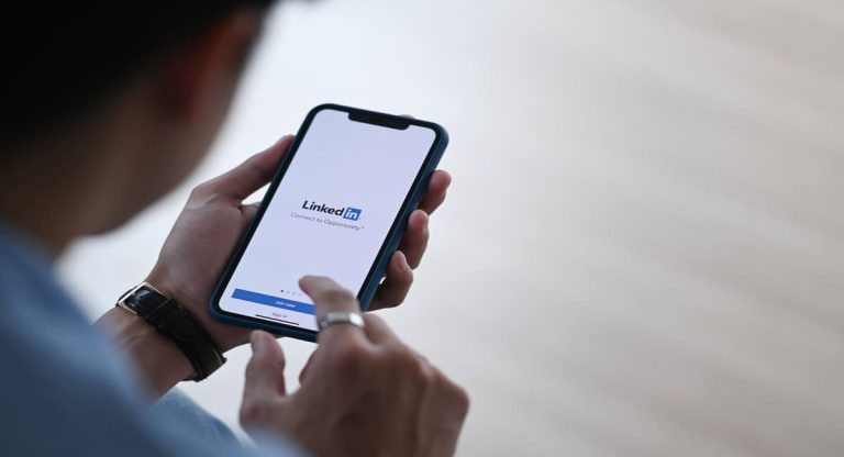 LinkedIn Ads : qu&rsquo;est-ce que c&rsquo;est, comment ça marche et pourquoi l&rsquo;utiliser