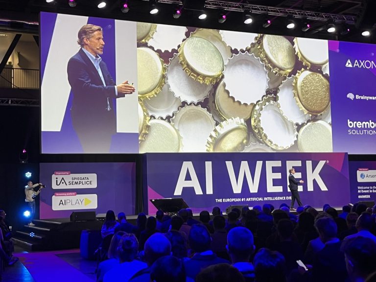 « Écrivez-nous les algorithmes, au lieu d&rsquo;être dominés par les États-Unis et la Chine. » Entretien avec Alec Ross