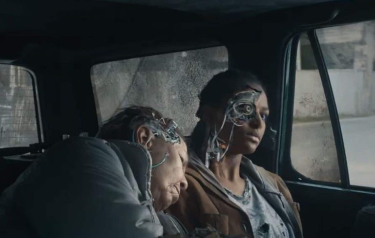 Amazon Books défie le rouleau avec une campagne qui célèbre la lecture