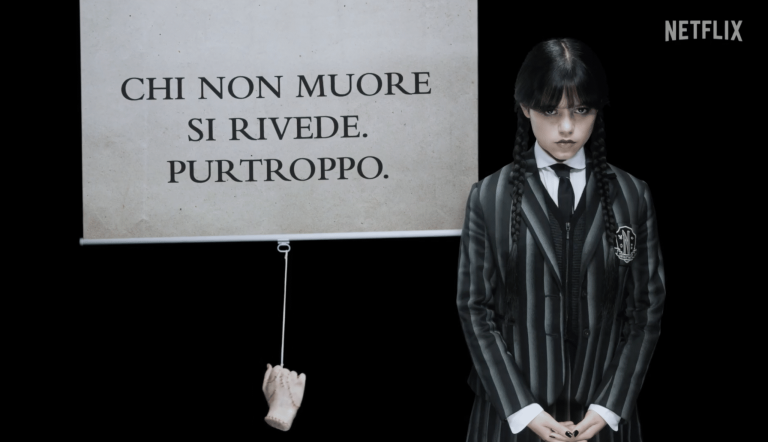 La campagne Netflix Dark qui accompagne les fans à la deuxième partie de mercredi