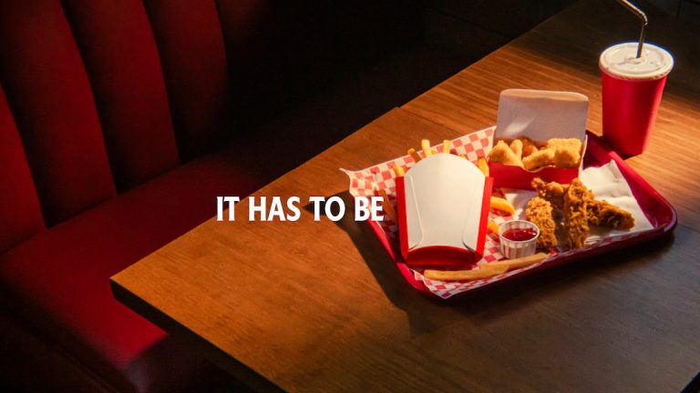 Heinz soutient que les boîtes de frites ont la forme de son logo