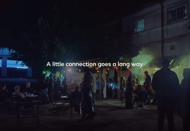 Facebook revient à la télévision avec une campagne qui célèbre le lien entre les gens