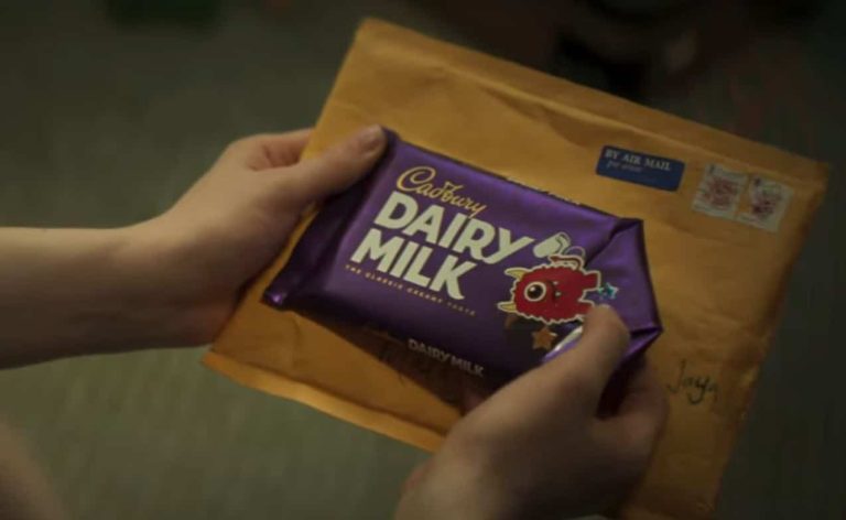Cadbury parle du mal du pays avec « Homesick »