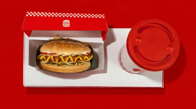 Burger King transforme le Whopper en hot-dog pour séduire les fans de baseball