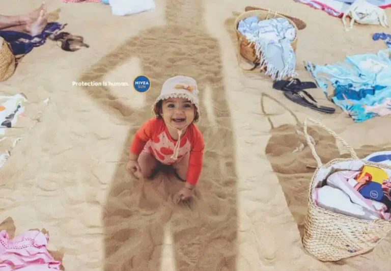 Nivea Sun transforme l&rsquo;ombre des parents en un message sur la protection des enfants