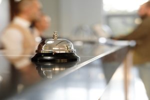 Comment promouvoir un hôtel : canaux et stratégies gagnants