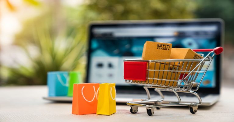 Marketplace B2B : qu&rsquo;est-ce que c&rsquo;est, avantages et comment démarrer